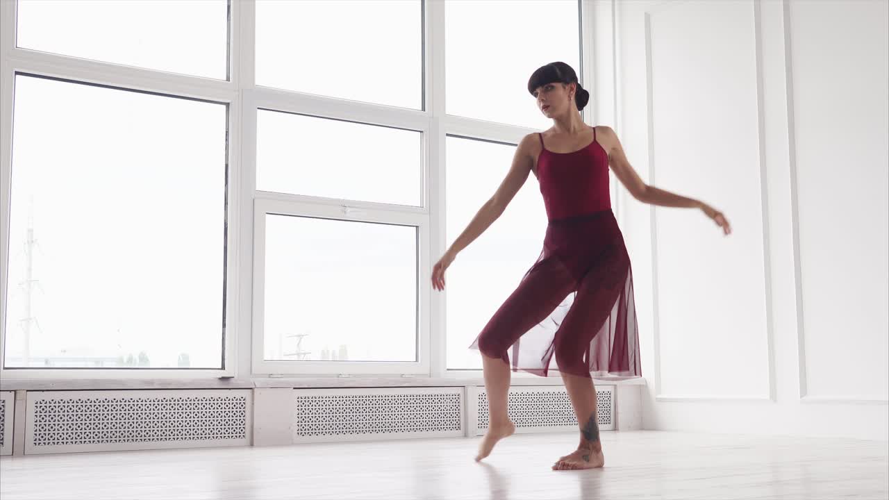 bailarina de ballet en un estudio