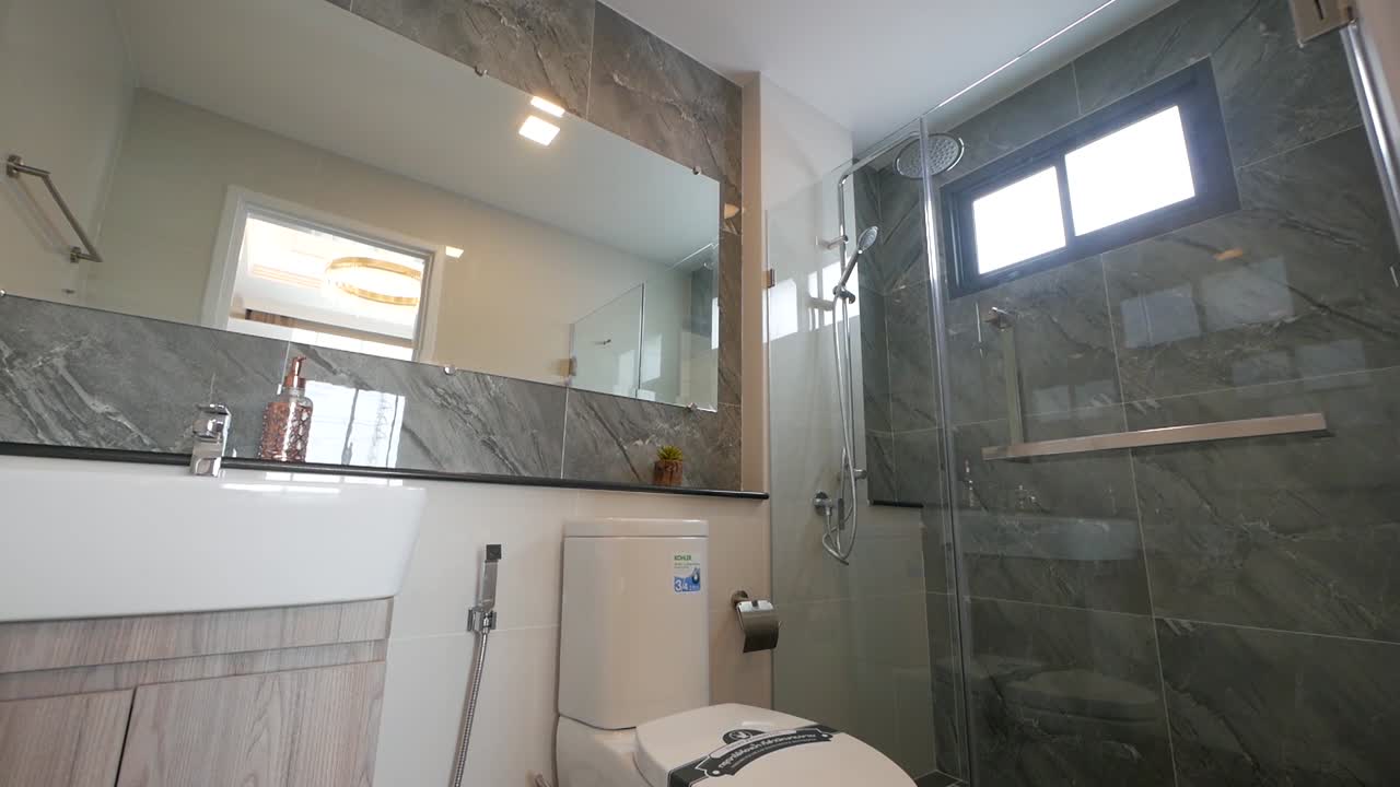 Idea de decoración de baño con azulejos de mármol Elegance