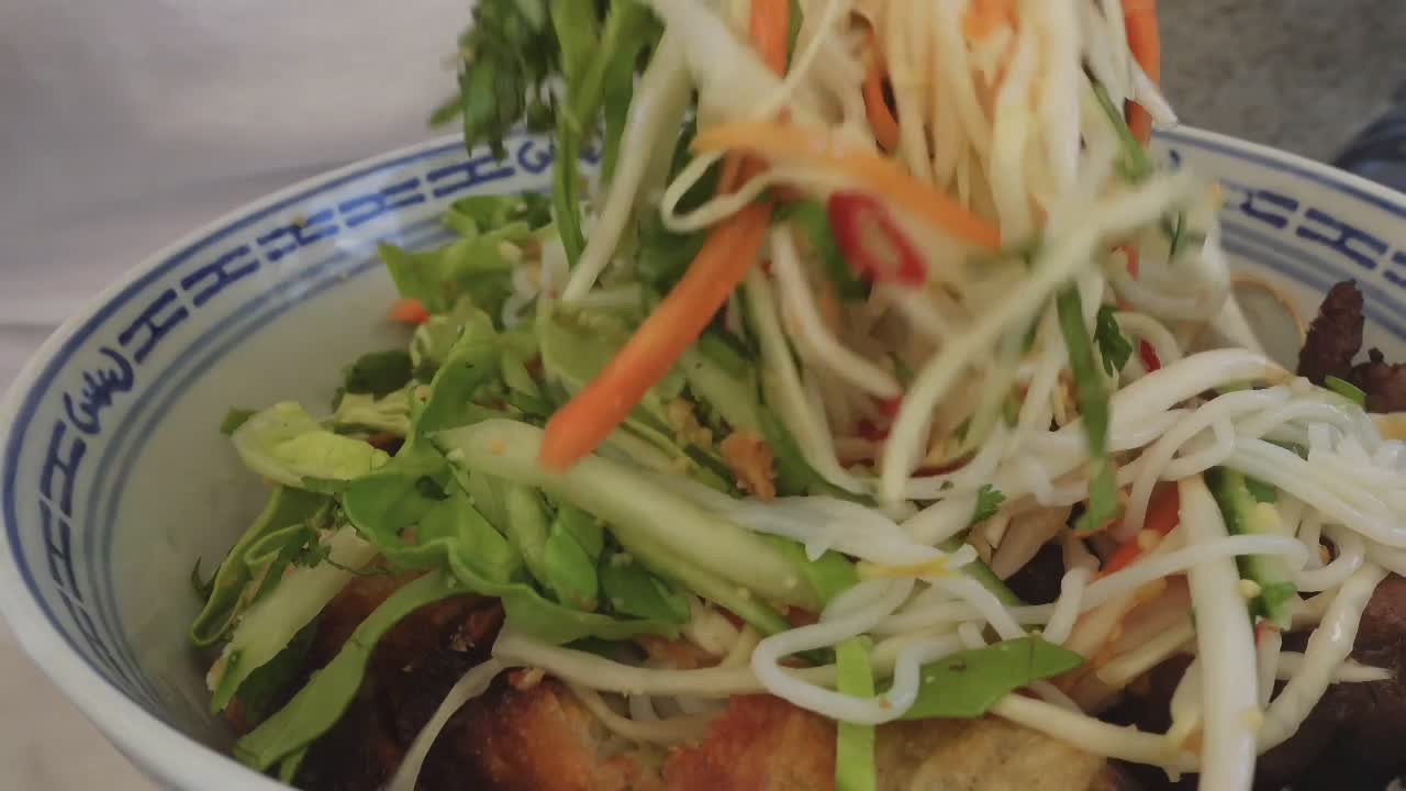 tazón de comida asiática para mezclar