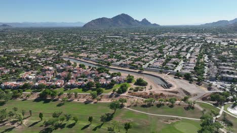 sprawling neighborhood suburbs in arizona