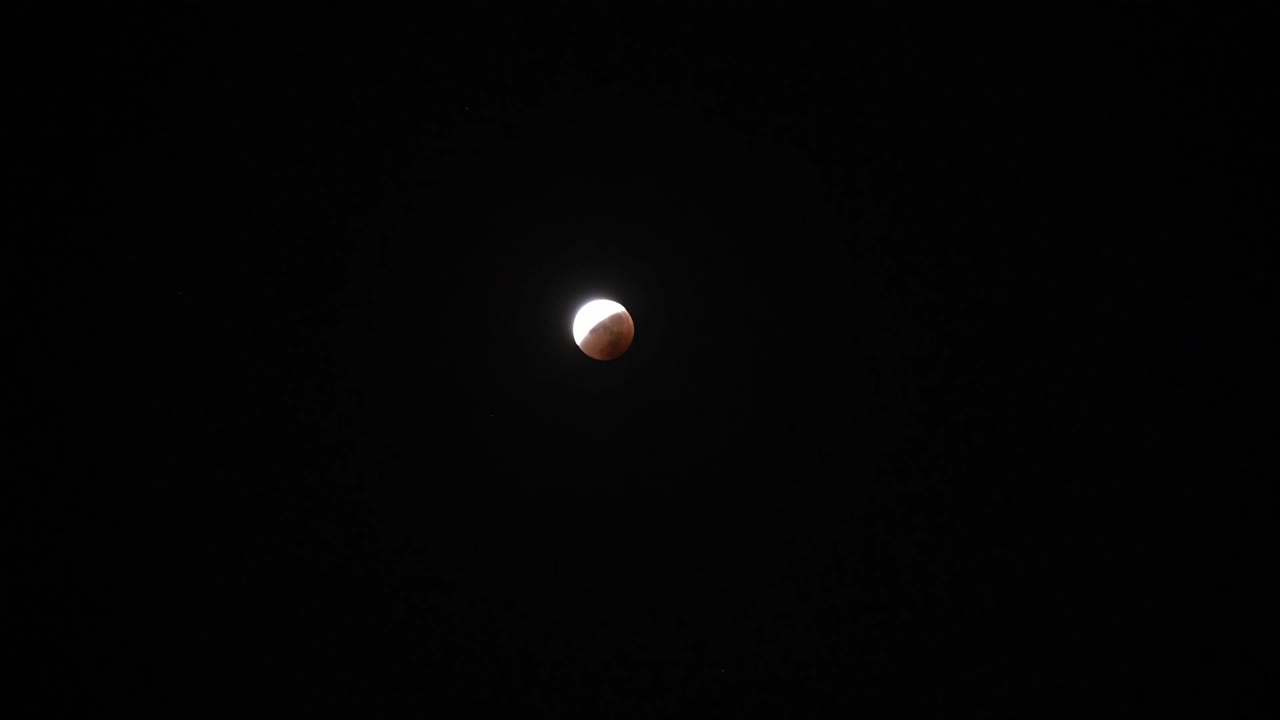 Timelapse of the Red Moon 5