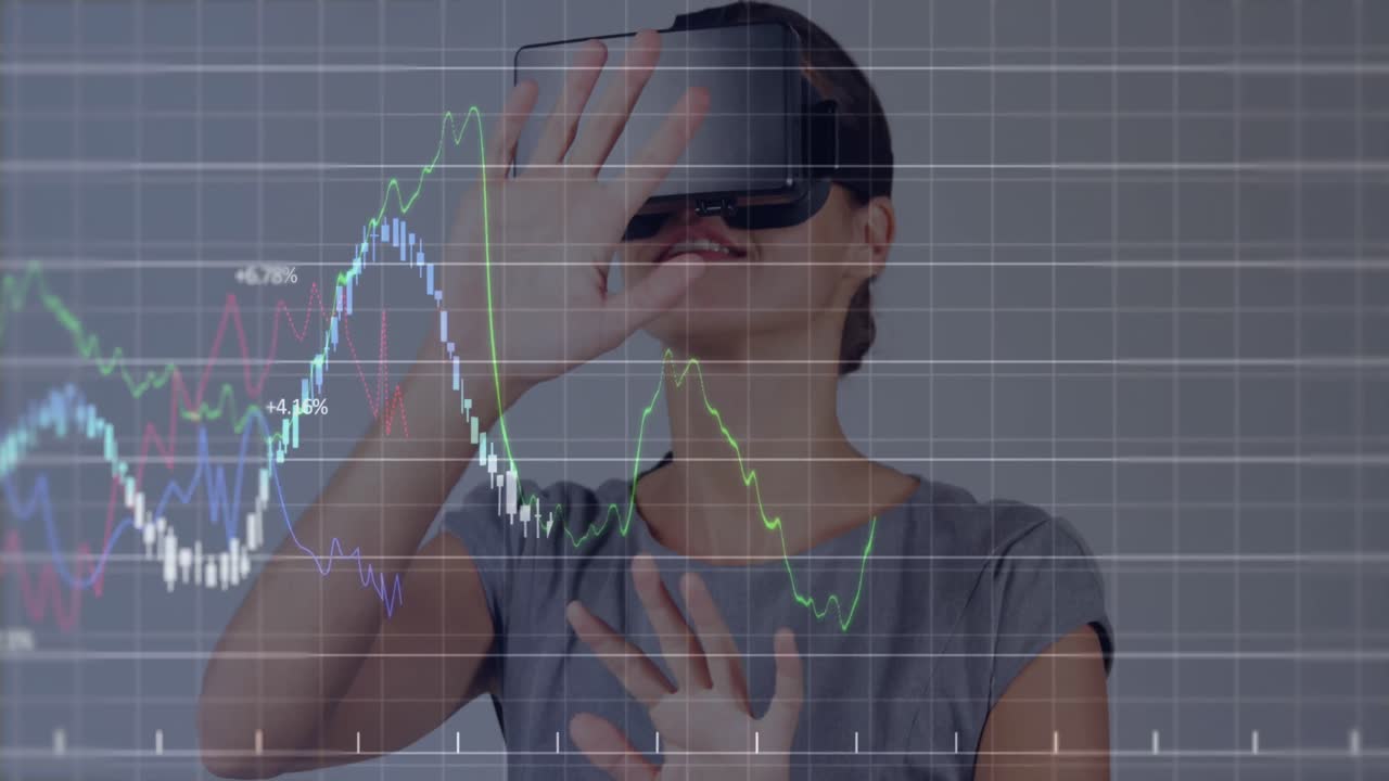 animación del procesamiento de datos financieros sobre una mujer de negocios caucásica que usa auriculares vr