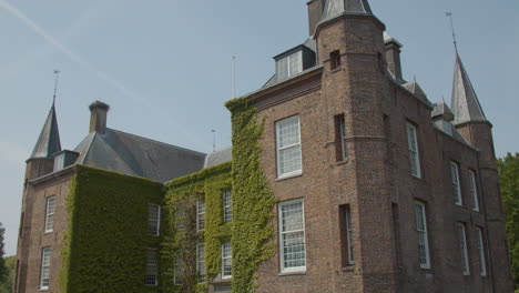 tilt up to beautiful castle in the netherlands