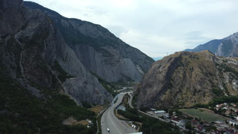 mountain highway scenic route