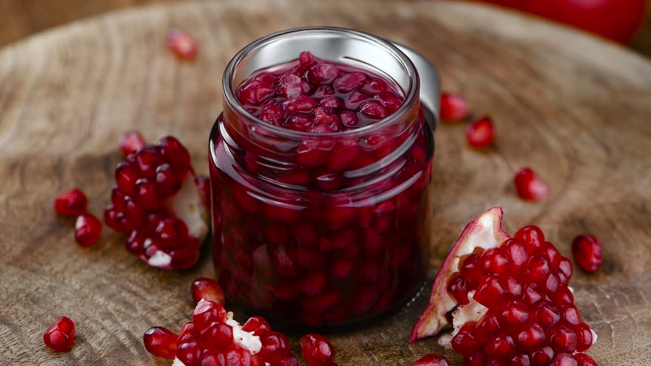 회전하는 판에 보존 된 대나무 씨의 부분 (무로 loopable)