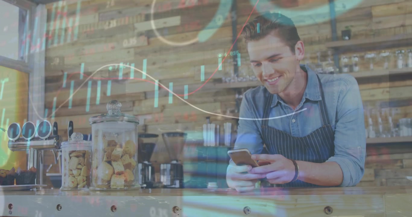 Animación de interfaz infográfica sobre un barista masculino sonriente usando un smartphone en una cafetería