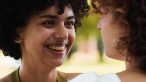 Mujer-Enamorada-De-Pareja