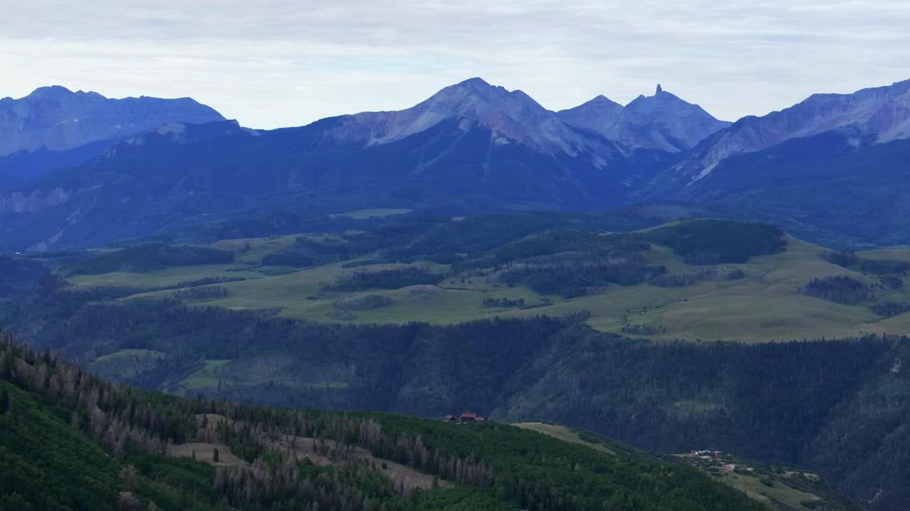 paisaje paisajístico de montaña