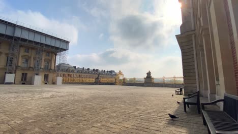 Palace-Of-Versailles-With-Golden-Gates-In-Versailles,-France---wide-shot