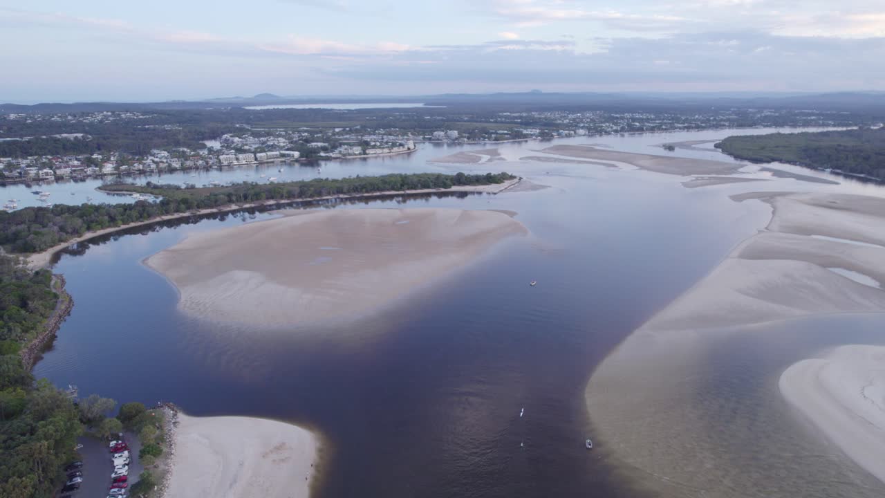 Fiume Noosa e foce del fiume dall'alto di Noosa.
