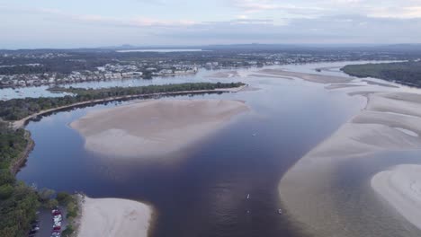 Río-Noosa-Y-Desembocadura-Del-Río-Desde-Arriba-Noosa