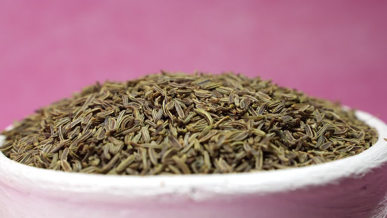 Cumin seeds are kept on a tray