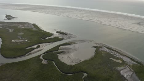 estuario de playa de arena en la costa de baja california sur en méxico, aero