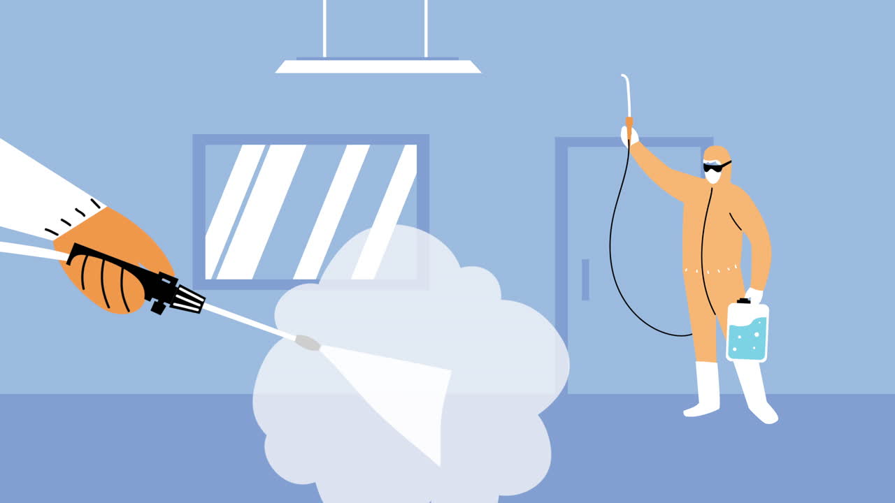 trabajador con traje de bioseguridad y servicio de pulverización de desinfectante en la casa