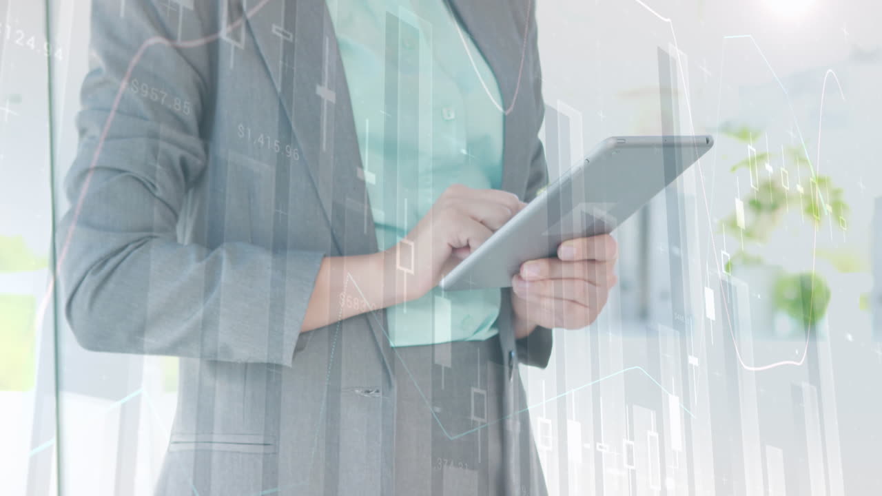 사무실에서 태블릿을 사용하는 사업가의 중간 섹션에서 통계 데이터 처리의 애니메이션