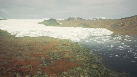 Gran-Glaciar-En-La-Costa-De-La-Antártida-Una-Soleada-Tarde-De-Verano