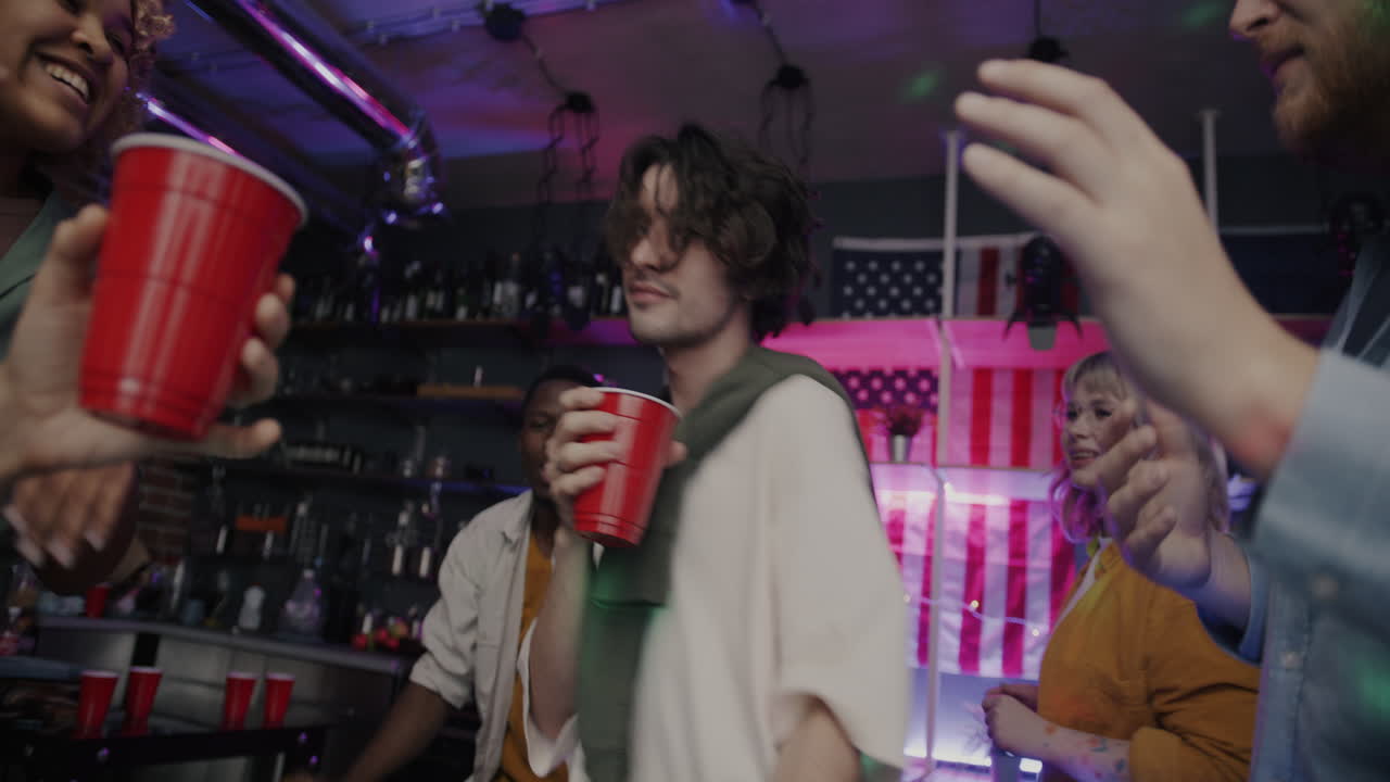 Вечеринка с друзьями