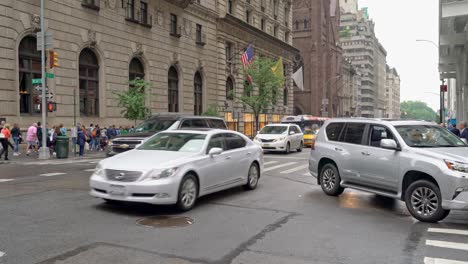 traffic on west 54th and 5th avenue