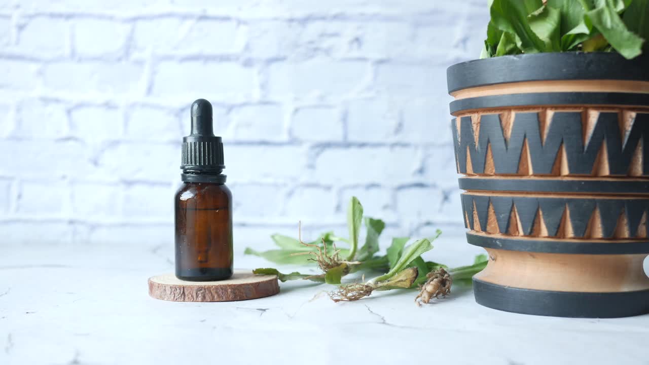 aceite esencial con raíces de diente de león