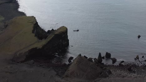 Jagged-coast-of-Snæfellsnes-peninsula-in-Iceland,-Valahnúkamöl-ridge