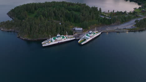 Top-View-Of-A-Tourist-Ferry-Boats-In-Sognefjorden-Fjord,-Norway