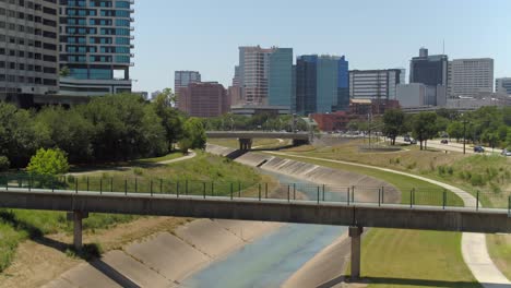 Luftaufnahme-Des-Buffalo-Bayou-In-Houston,-Texas