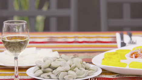 frijoles ava con queso arrancado ecuatoriano