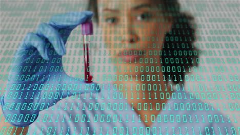 científico sosteniendo un tubo de ensayo con codificación binaria sobre animación de laboratorio
