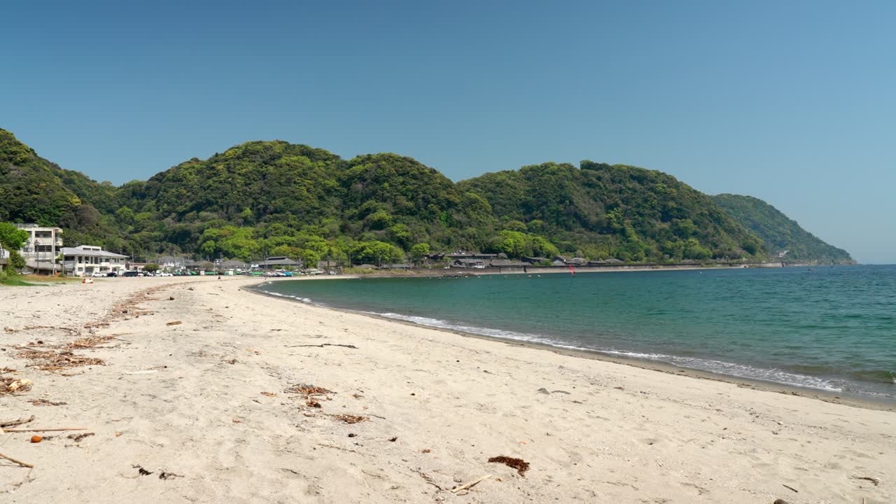 모래 해변 을 가진 이소 해변 의 전망