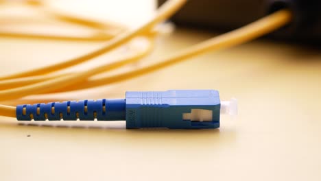 conector de cable de fibra óptica de primer plano