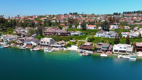 Aerial-fly-by-of-luxury-house-on-community-Lake-Mission-Viejo