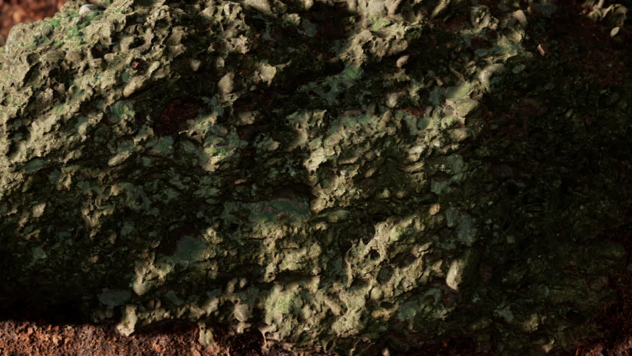 cerca de la formación de piedras rocosas