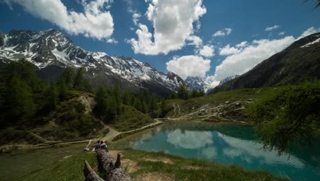 Lapso-De-Tiempo-Del-Lago-Azul-De-Suiza