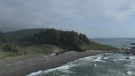 dolly push in of the beach shore up in north of california
