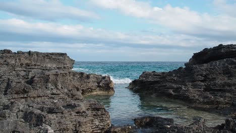 Agua-Azul-Chocando-Contra-Las-Rocas