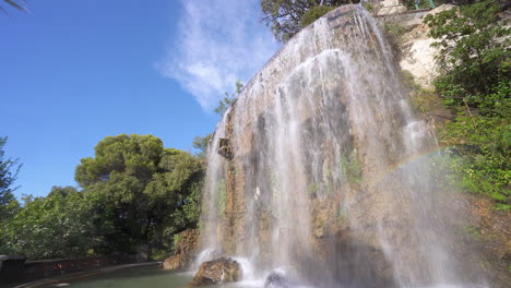 Cascade-Du-Casteu-Ubicado-En-El-Castillo-De-Niza