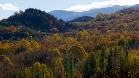 Paisaje-De-Montaña.-Otoño-En-Las-Montañas-De-Los-Balcanes,-Bulgaria