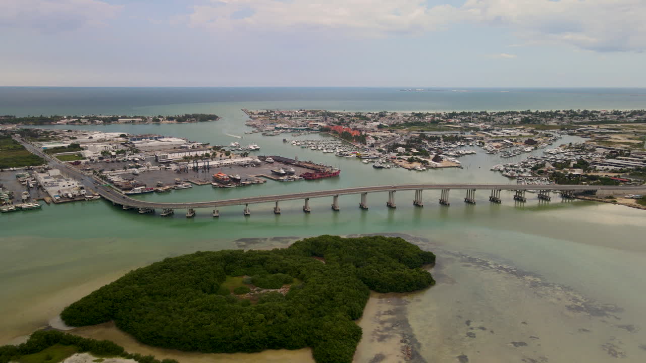 멕시코 메리다 근처 마리나 유칼페텐의 전망