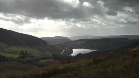 Blick-Auf-Den-Llwyn-on-stausee,-Brecon-beacons-nationalpark,-Wales