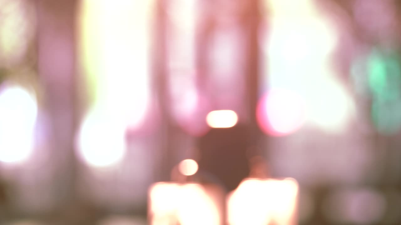 el fondo borroso y brillante.