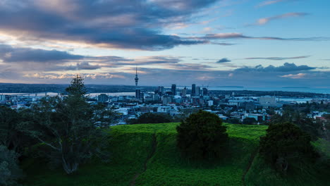 Mesmerizing-wide-shot-timelapse-of-Auckland,-New-Zealand's-stunning-CBD-skyline