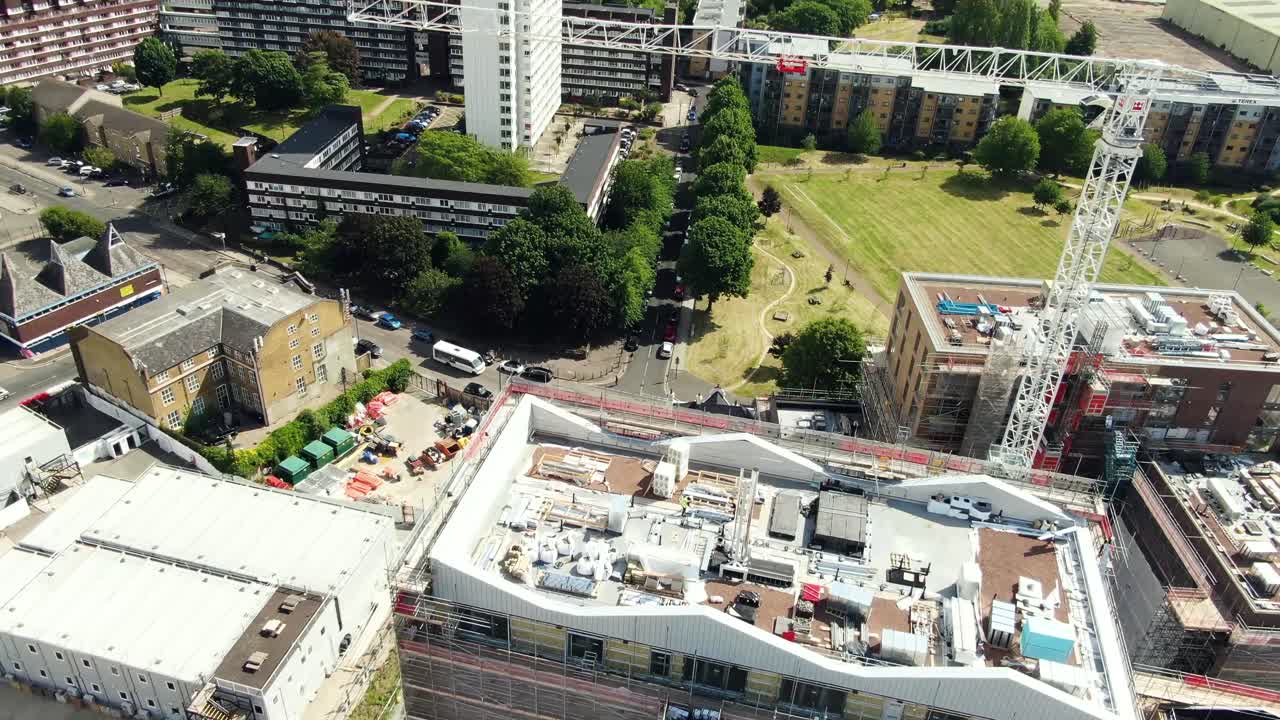 toma de drone de un edificio increíble en londres