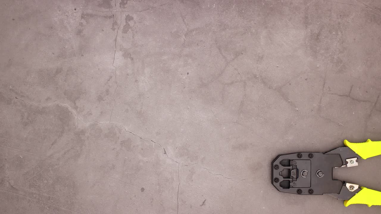 건설 도구가 사라지고 작업 테이블에 나타납니다.