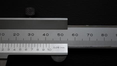 vernier calipers sliding and looking for values
