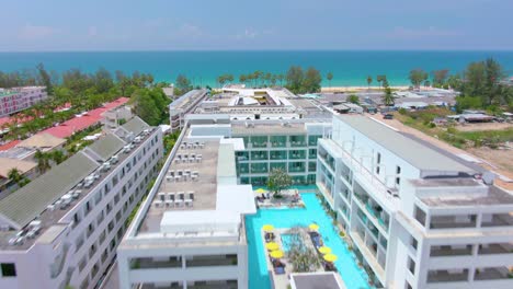 vista aérea de un complejo hotelero de un complejo turístico tropical