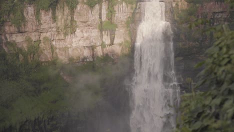 Tequendama-Fällt-Des-Flusses-Bogota-An-Einem-Sonnigen-Tag-In-Soacha,-Cundinamarca,-Kolumbien