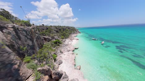 bahía de las águilas en la república dominicana