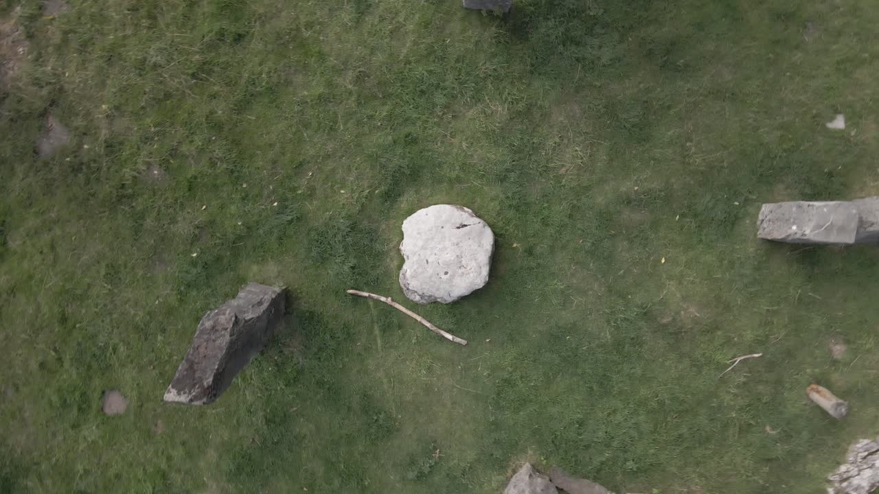 한 영어 마을의 작은 돌 울타리