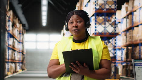 vertical video black customer service worker speaks with clients about cargo issues