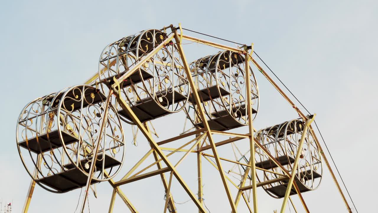 태국 시골에 있는 페리스  페스티벌과 놀이공원